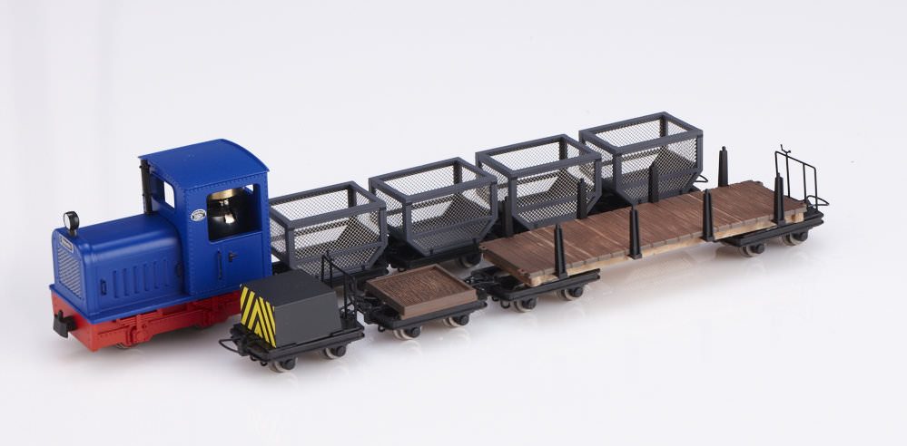 Gmeinder Diesel Locomotive and 7 Car Set Blue